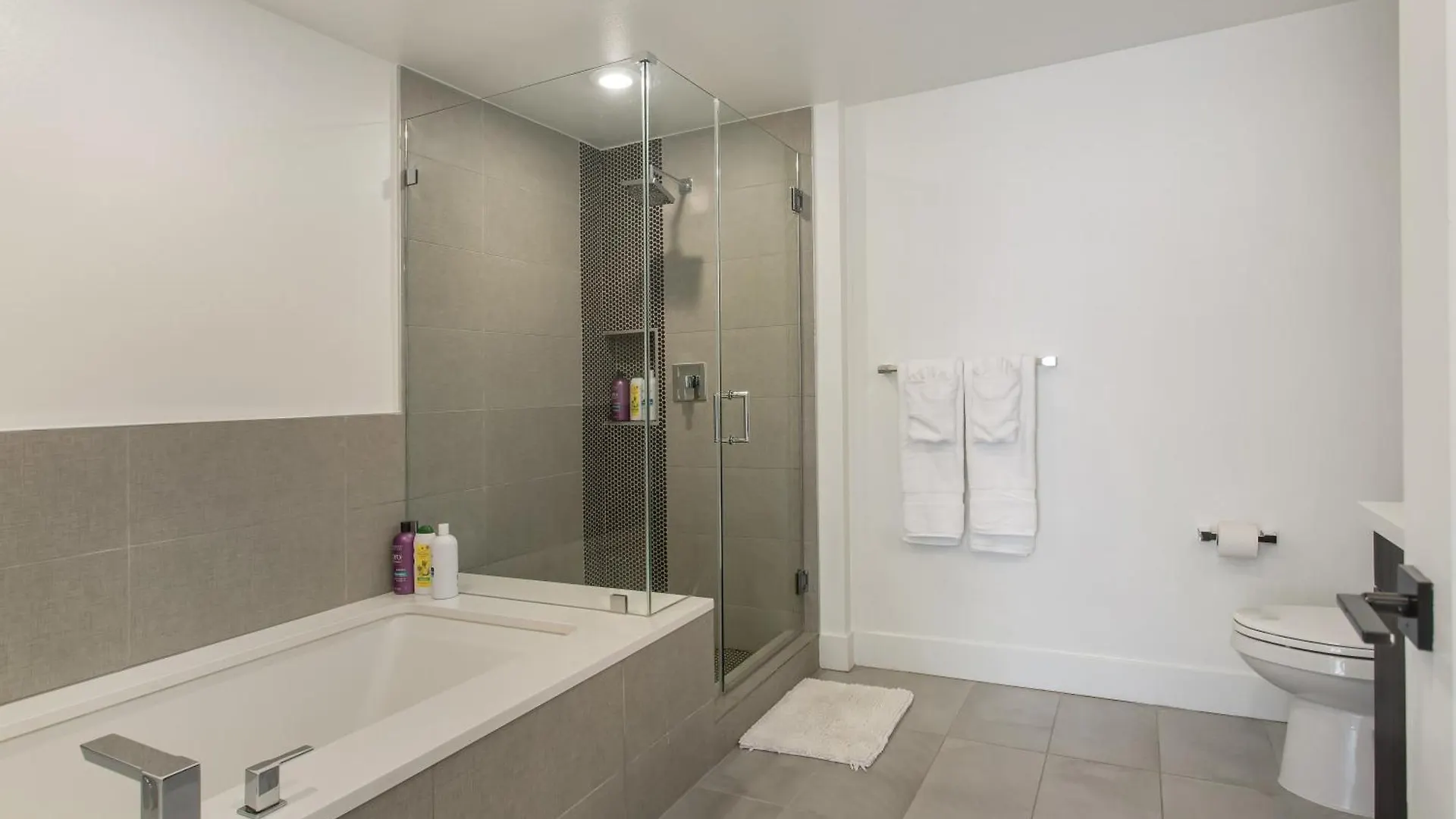Stunning 2Bedrooms In Marina With Pool & Gym Los Angeles Capsule hotel